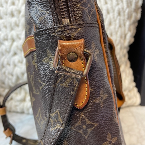 Vintage Louis Vuitton Monogram Crossbody - Picture 9 of 15